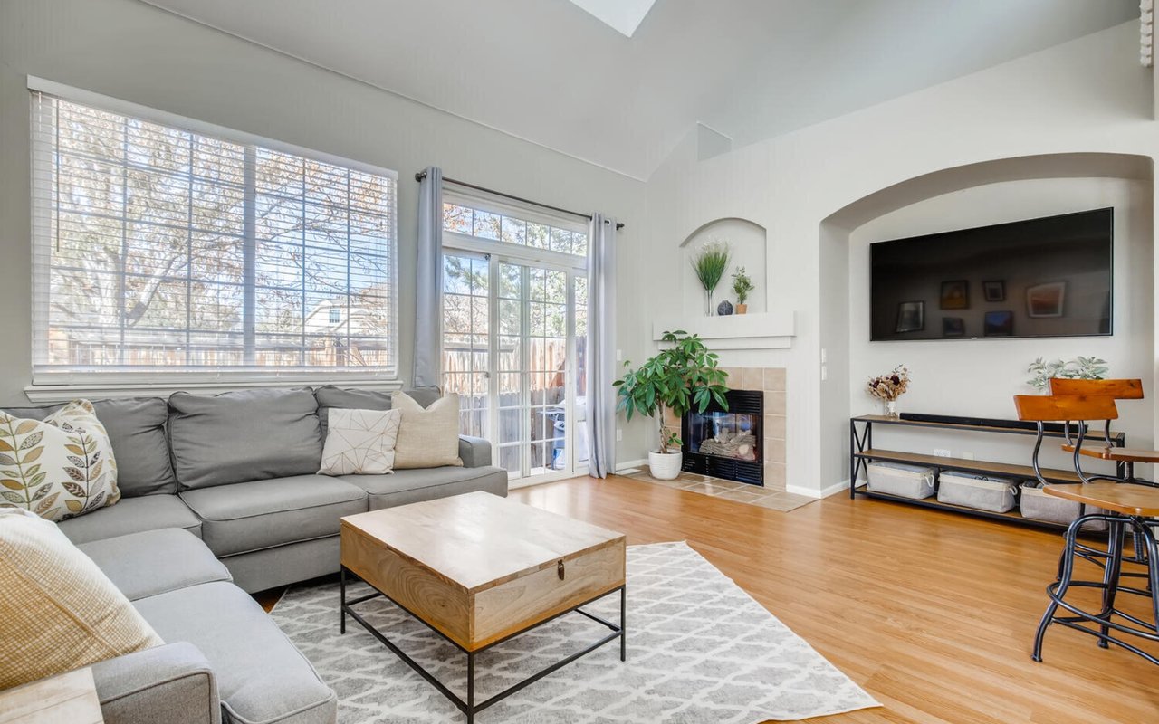 Just Listed: Bright End Unit in Littleton