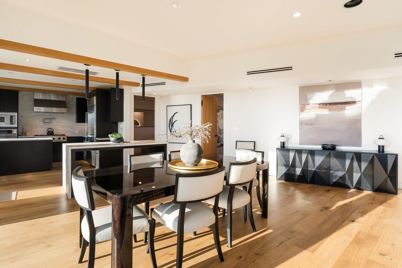 1235 N Kenter Ave, Brentwood