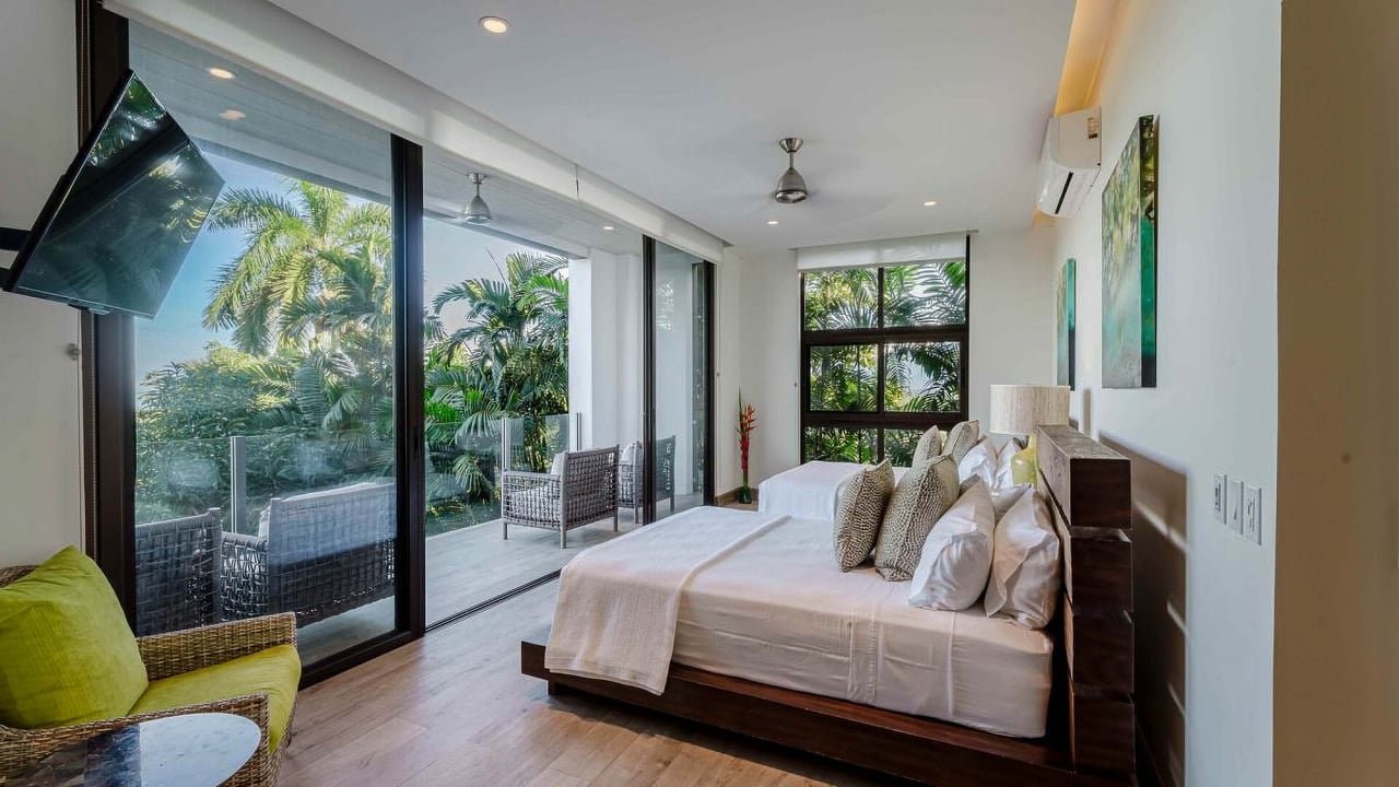 Mirazul, Hill Top Luxury Estate