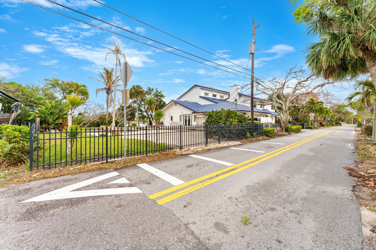 11450 S Tropical Trail