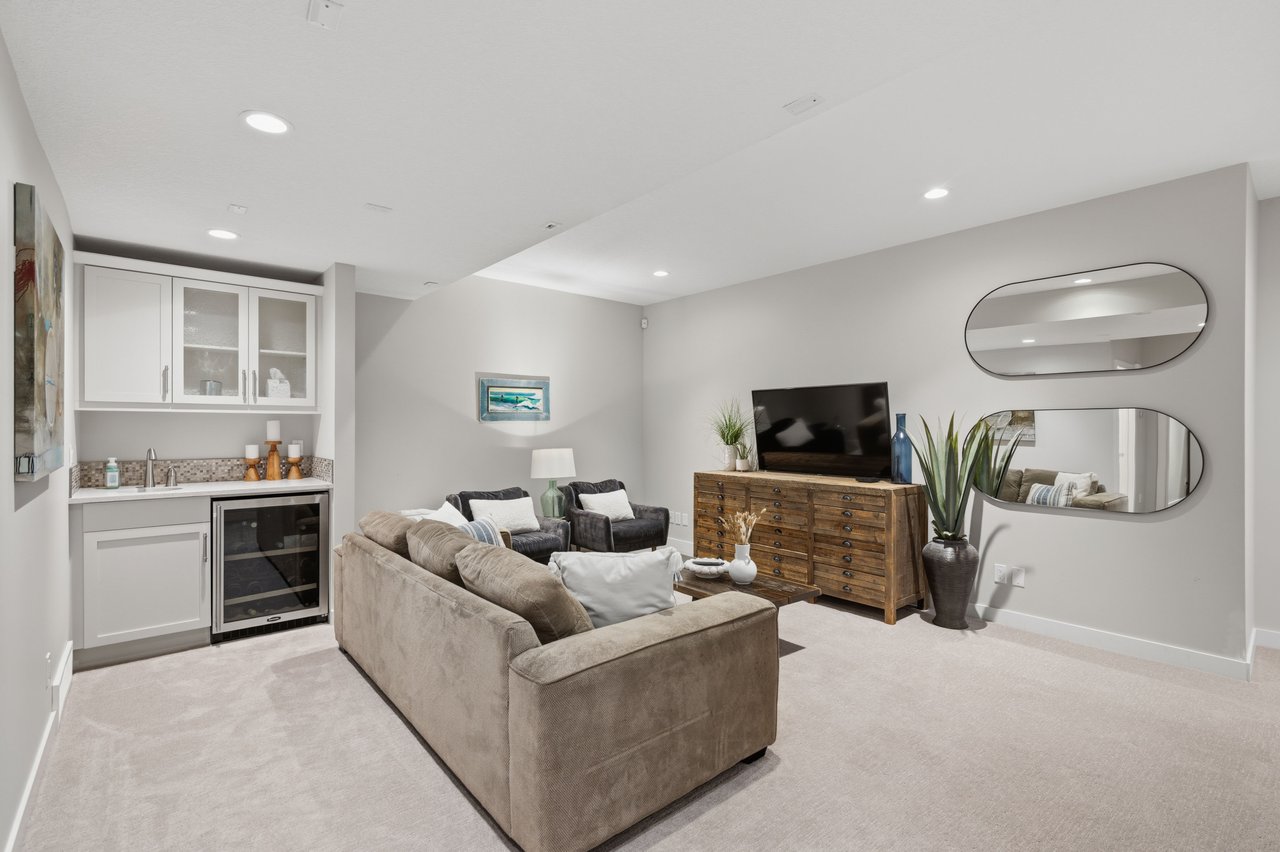 138 Ascot Crescent SW