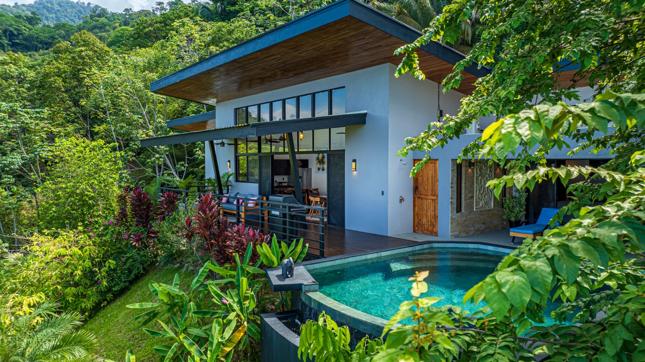 Casa Markissa – Luxury Oceanview Villa with Proven Rental Income.