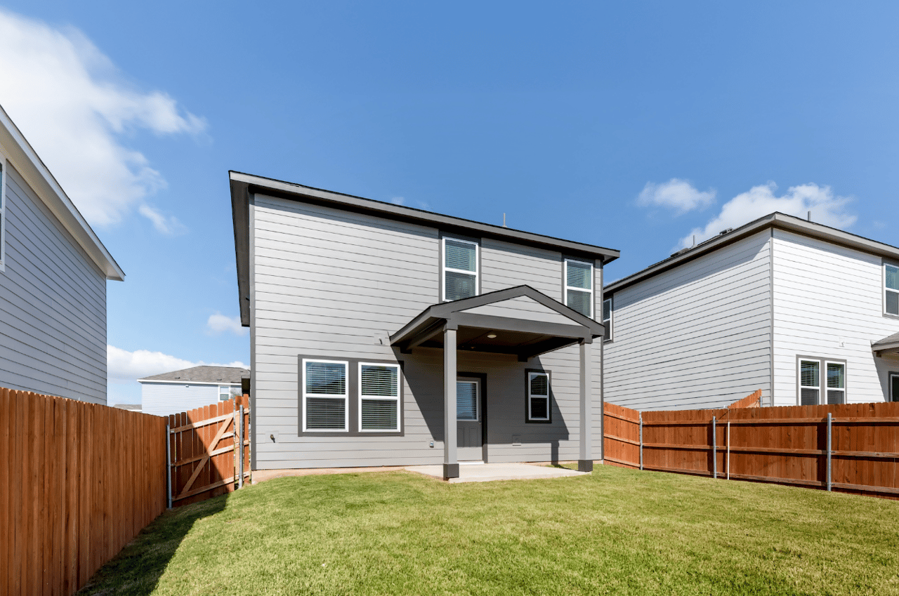 Move In by 12/31 up to 8 WEEKS FREE + $1500 Gift Card!