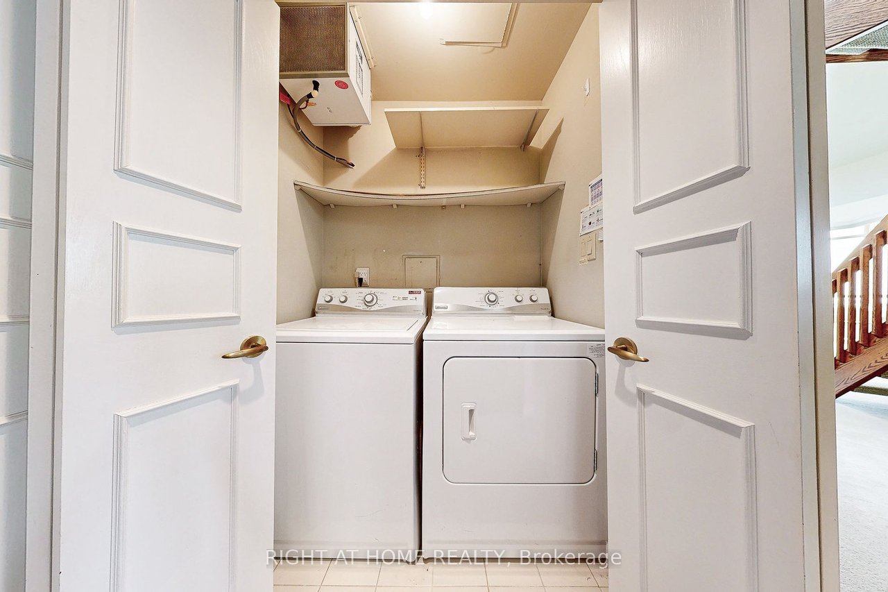 PENTHOUSE IN PRIME NORTH YORK 