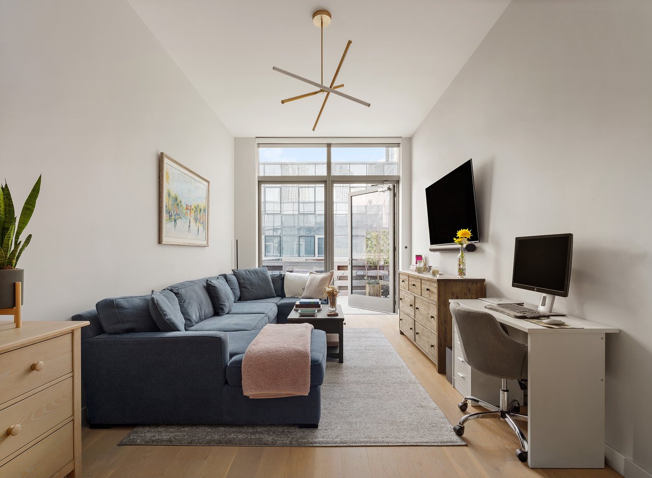 3 Court Square, Unit 533
