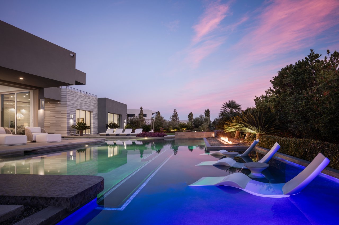 19 Flying Cloud Ln, Las Vegas, NV 89135