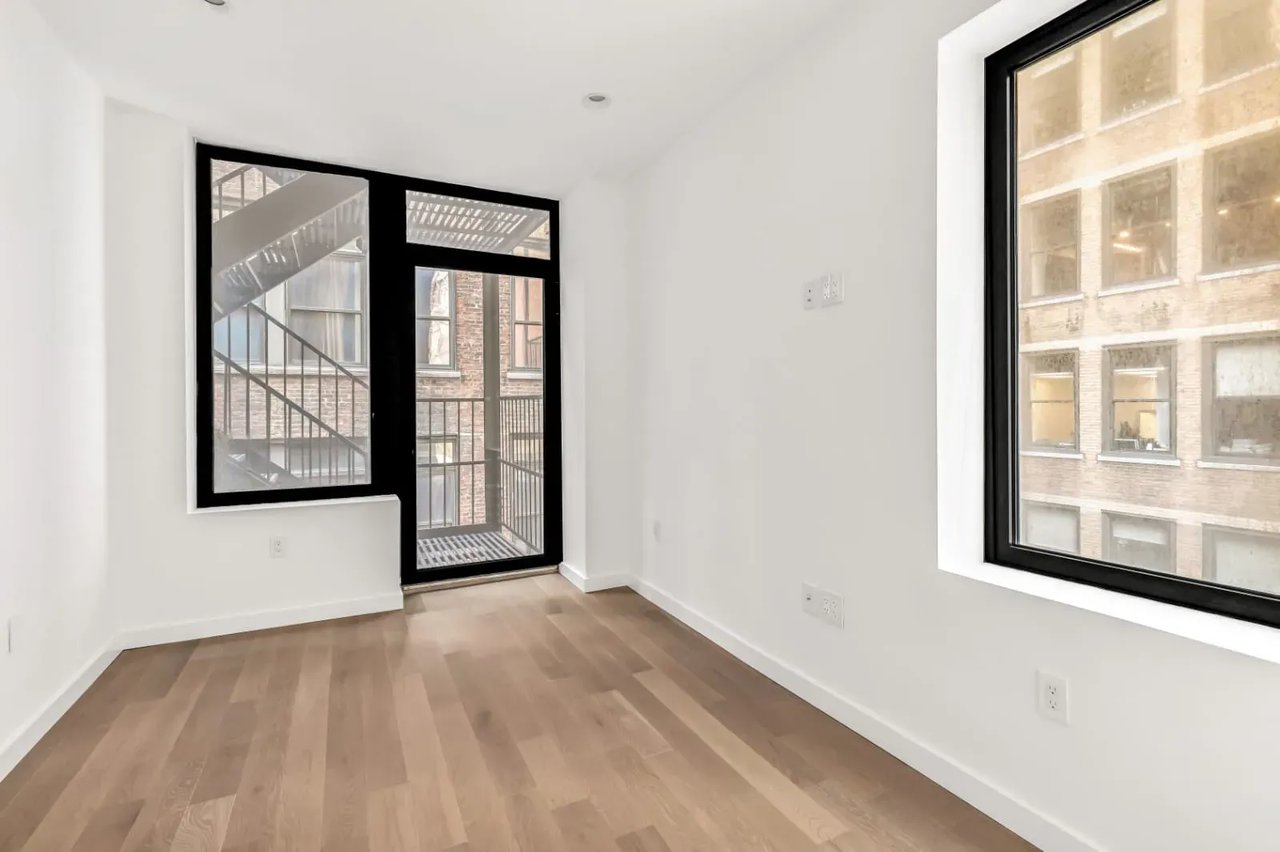 15 E 31st St #3