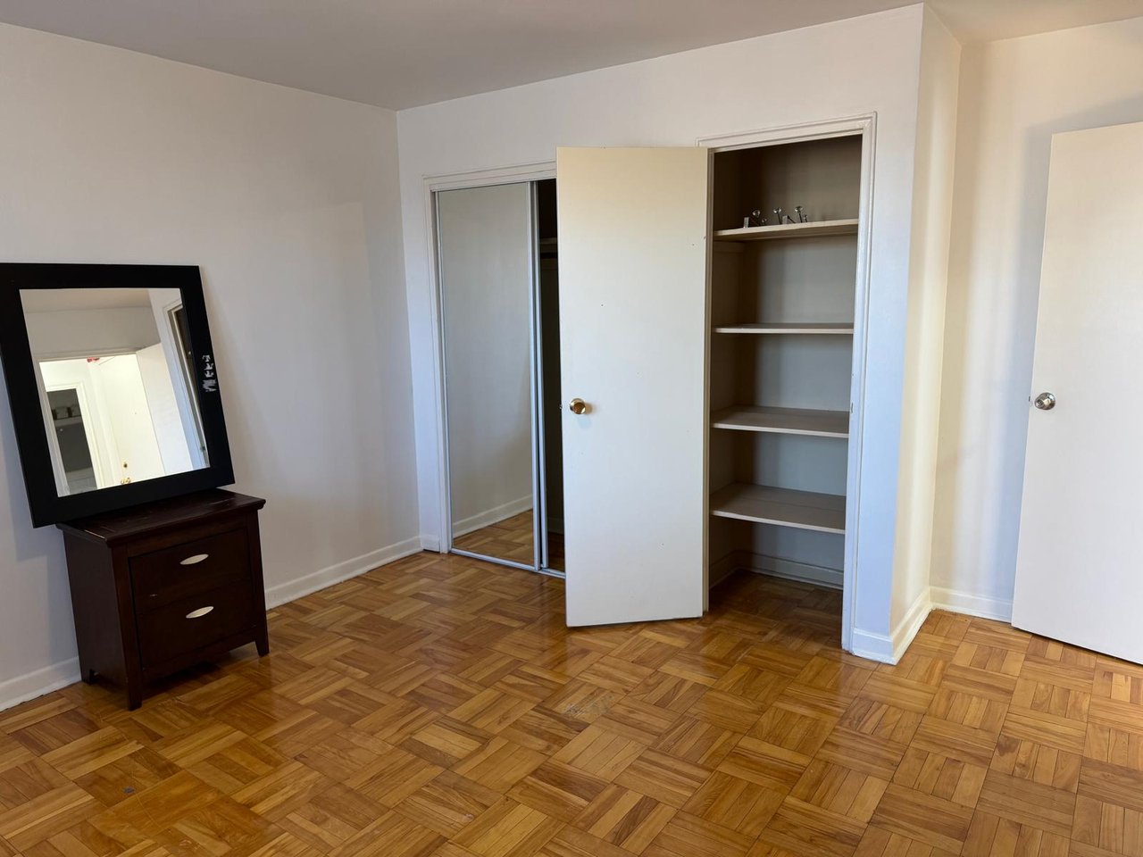1112 Avenue Rd Unit: 302