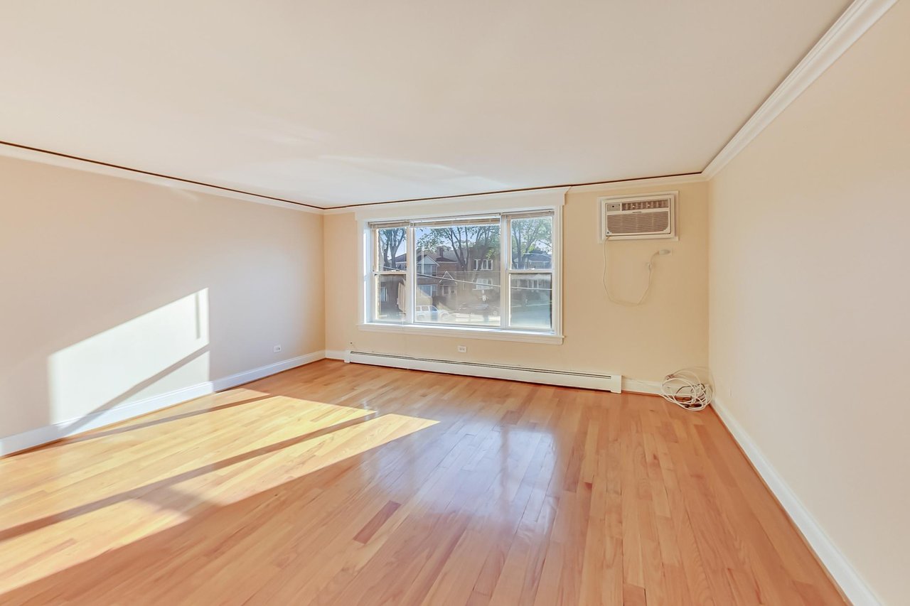 6333 N Milwaukee Ave Unit 1G