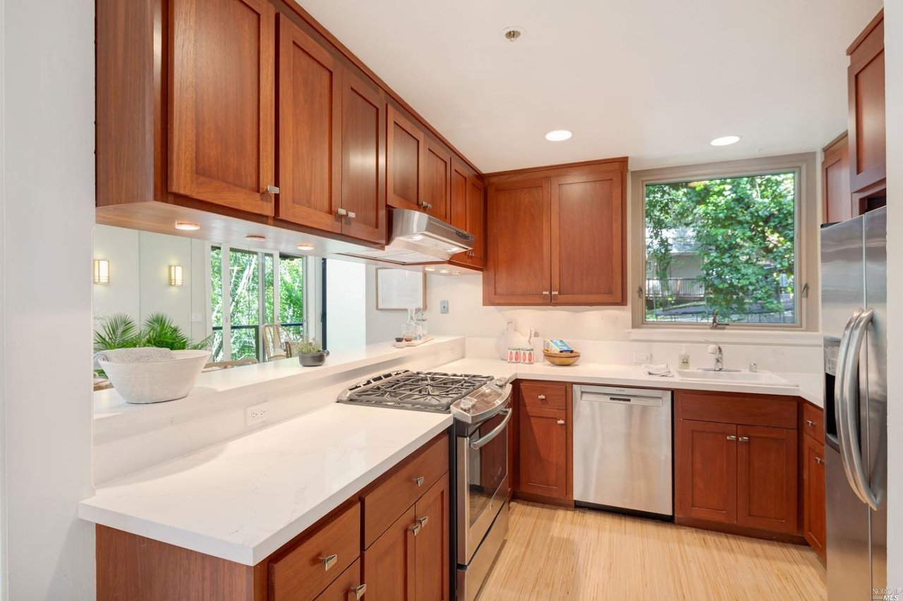 708 Cabin Dr