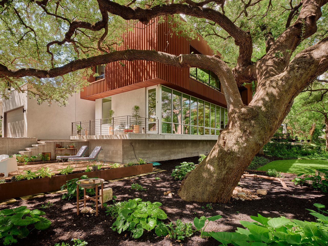 419 W Johanna St