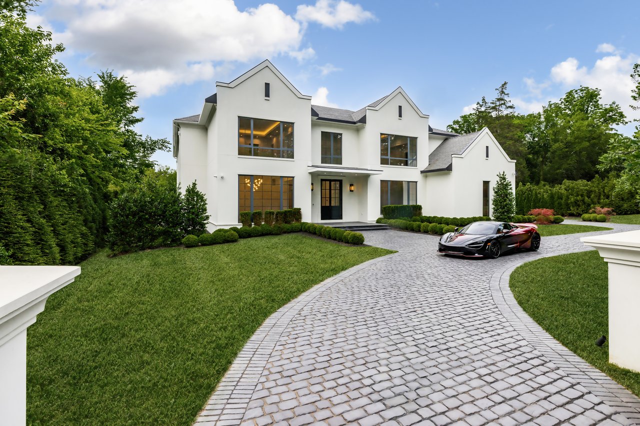 1102 Chain Bridge Road