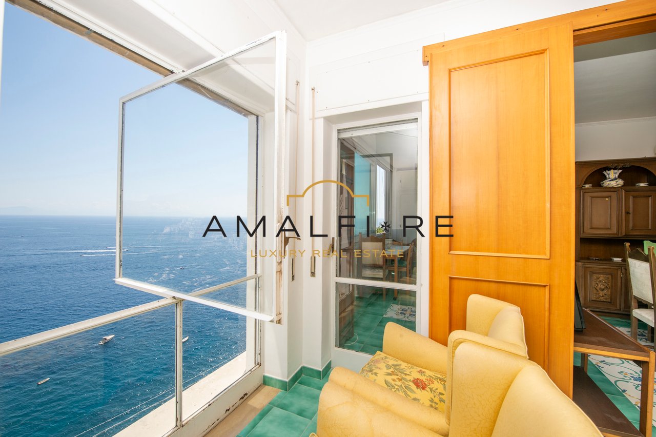 Amalfi Seafront Apartment