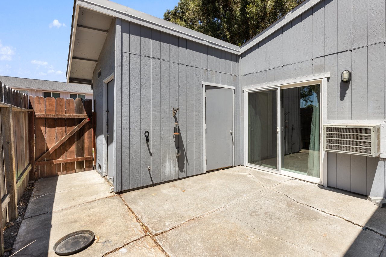 200 Del Luz Ct