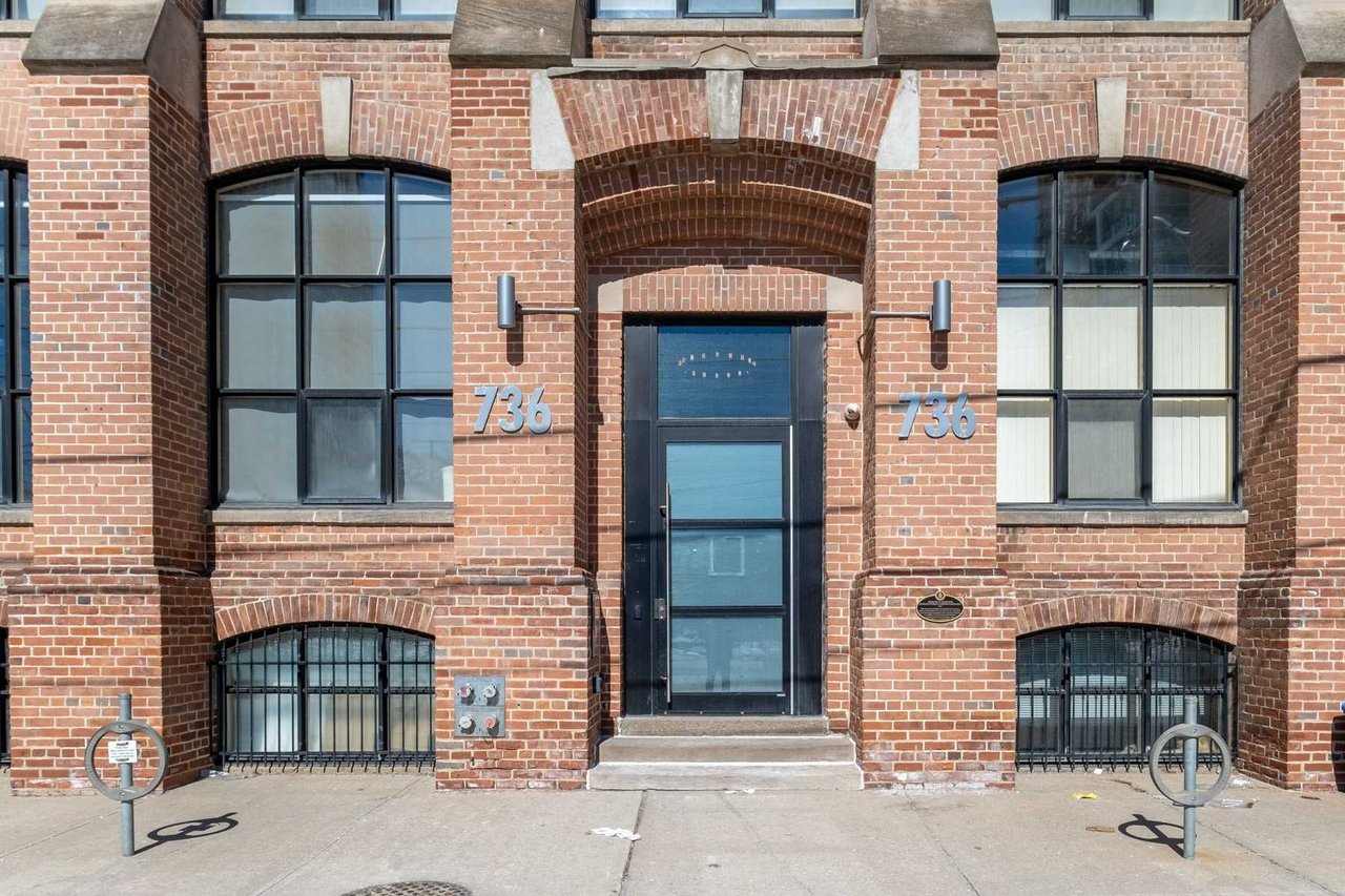 736 Dundas St E, PH 04