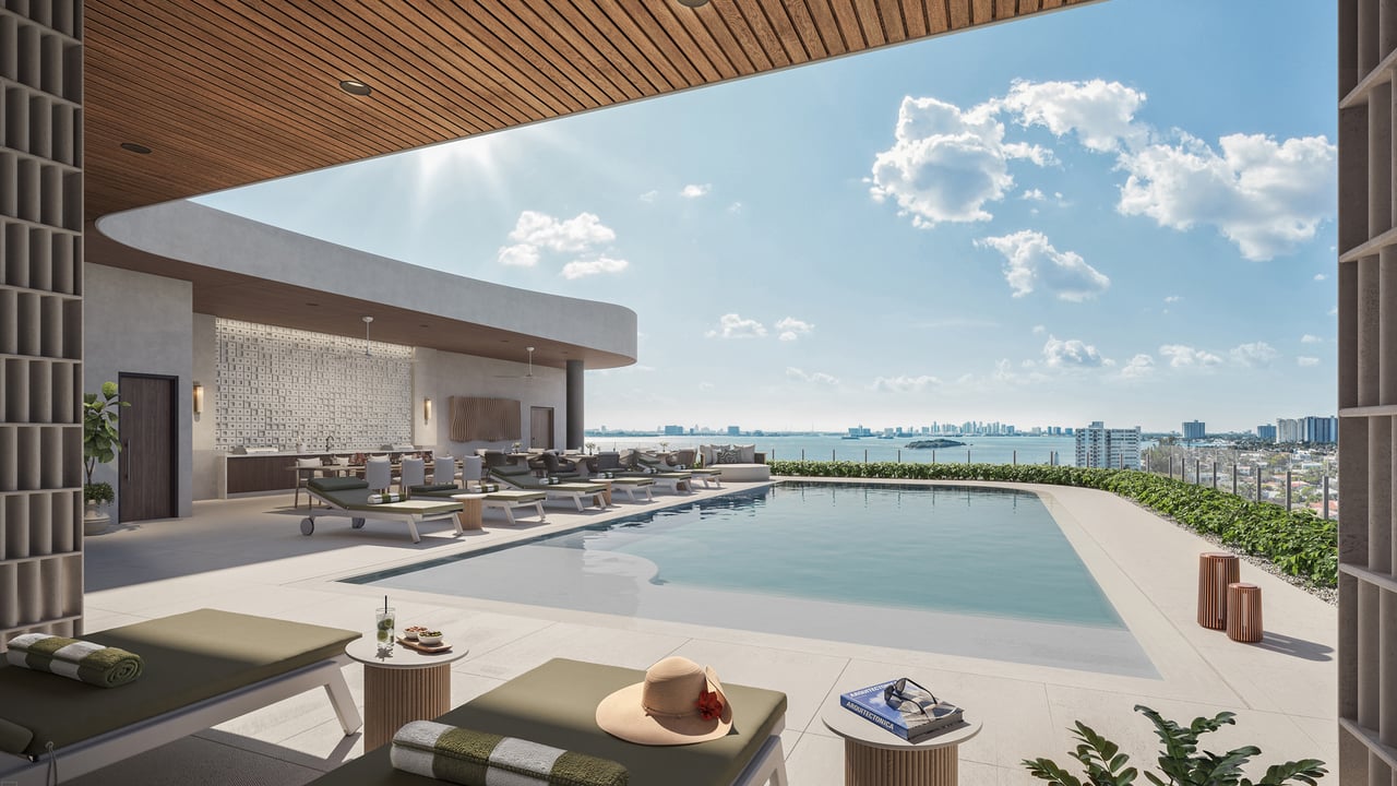 Solana Bay amenities swimming pool 