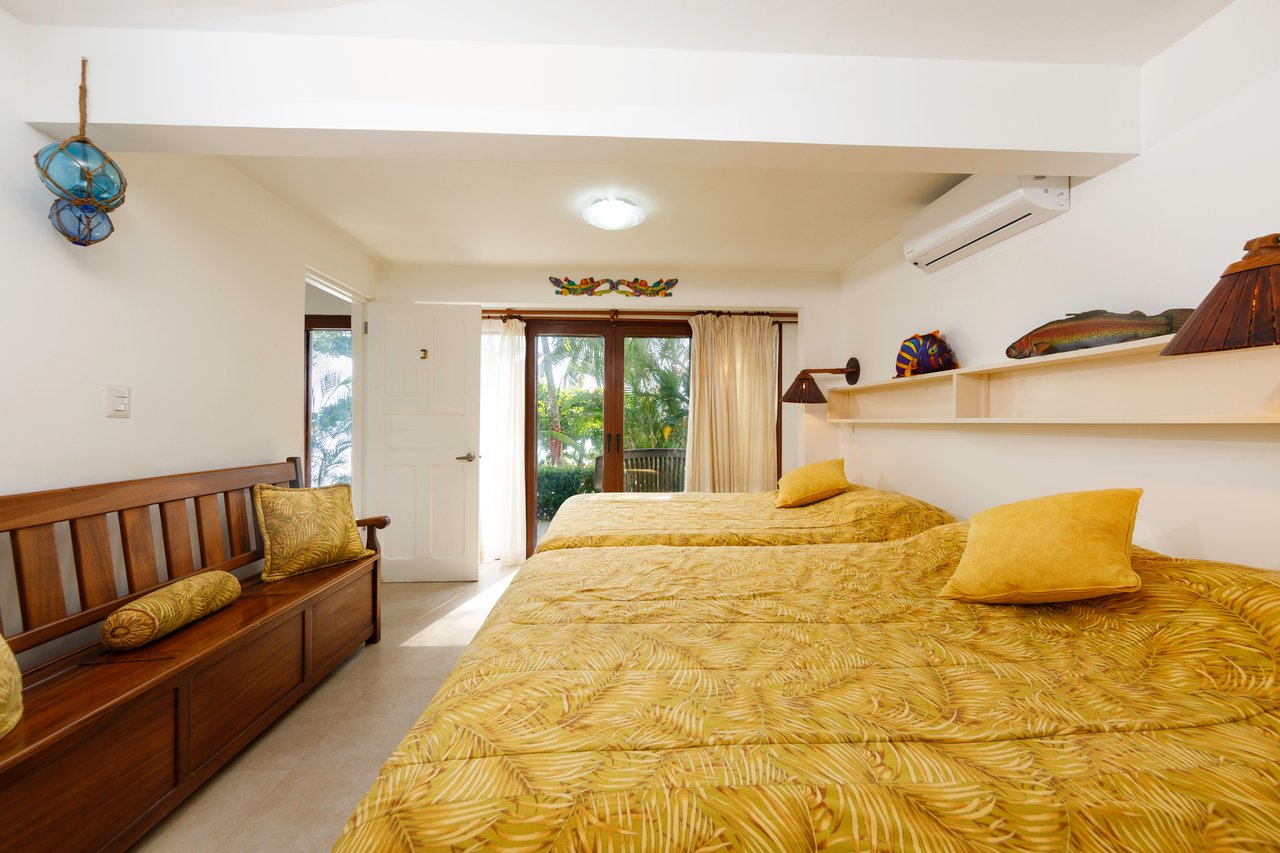 Beachfront Surf Villa, Jaco, Puntarenas