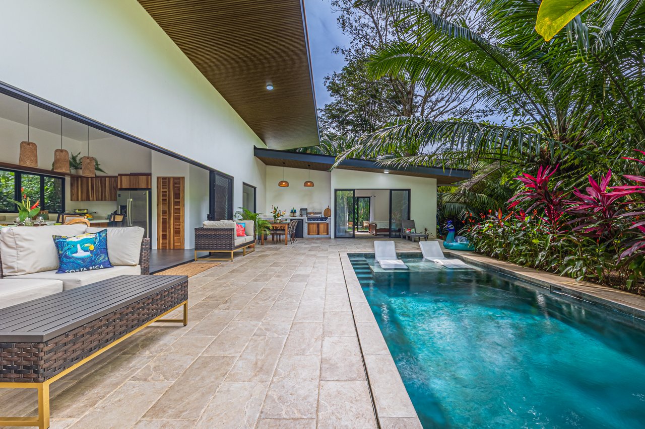 CASA PALMA VERDE – 3 Bedroom & 3 Bathroom Home with Bathtub, Big Pool and Extra Building Site – 0.72 Acres