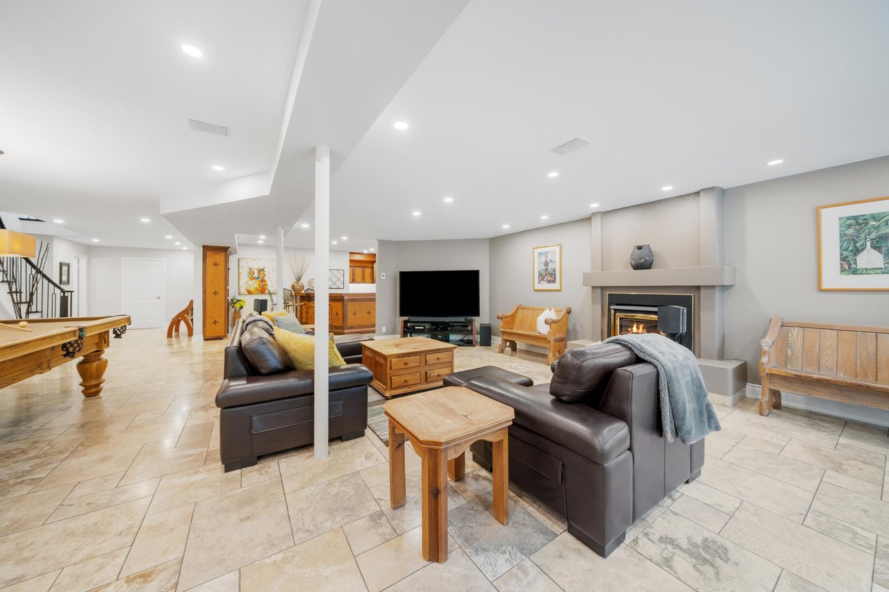21 Rolling Court
