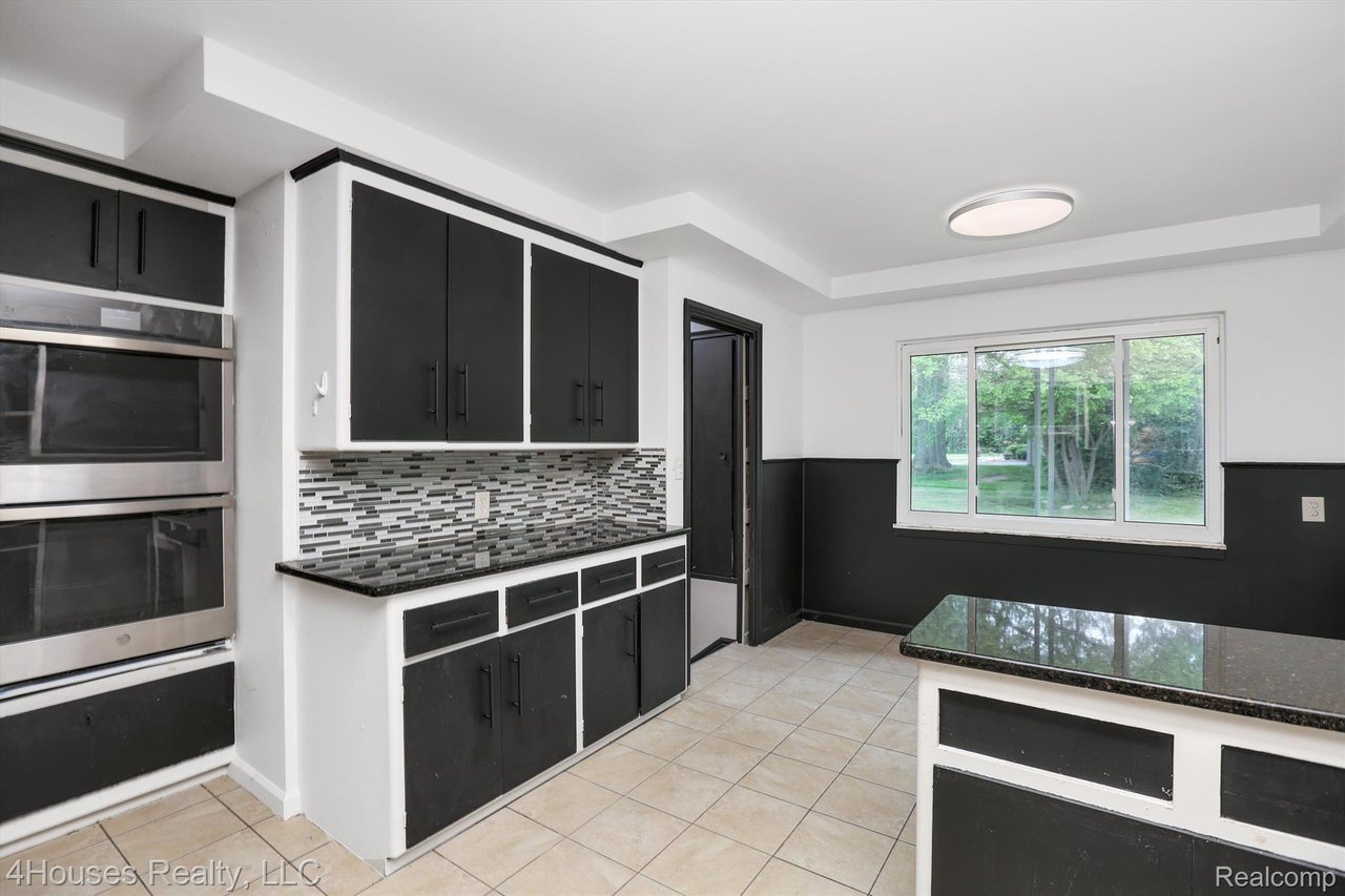 28553 Wildwood Trl 
