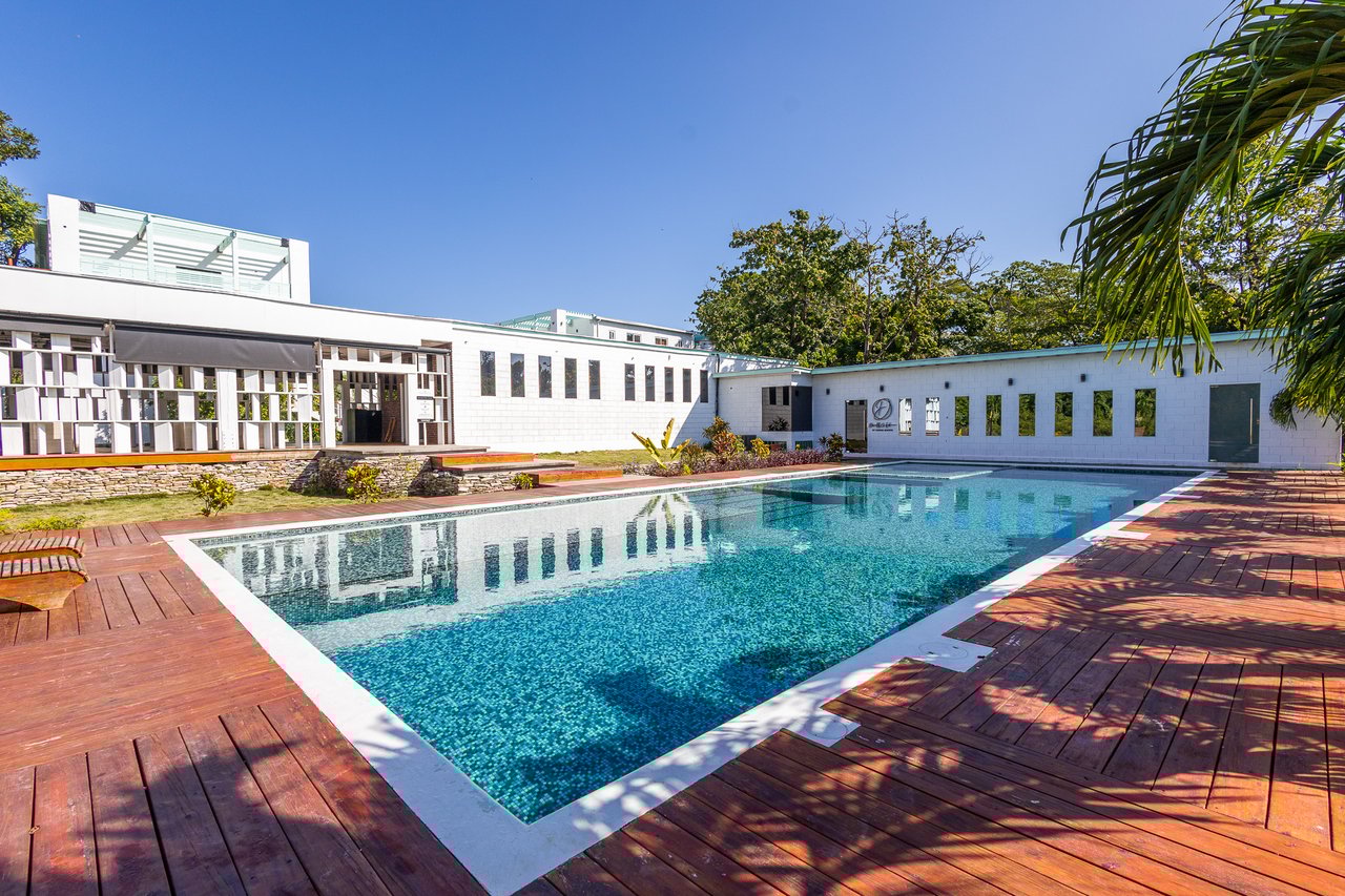 Condo 302, Diamond Apartments