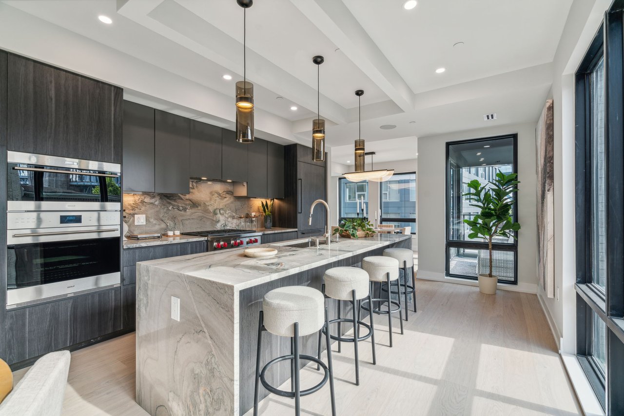 160-64 N 2nd St #302, Philadelphia, PA 19106	