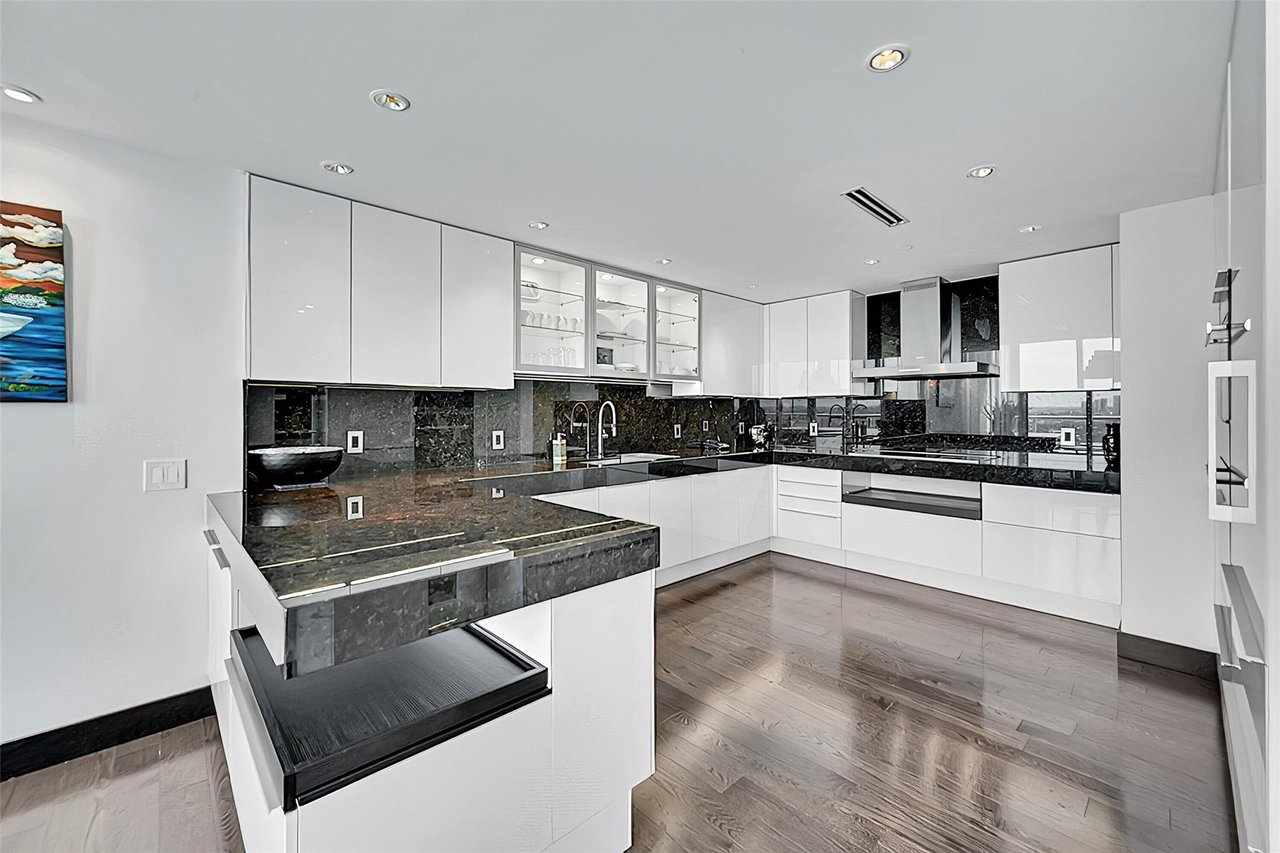 1 N Fort Lauderdale Beach Blvd 1905