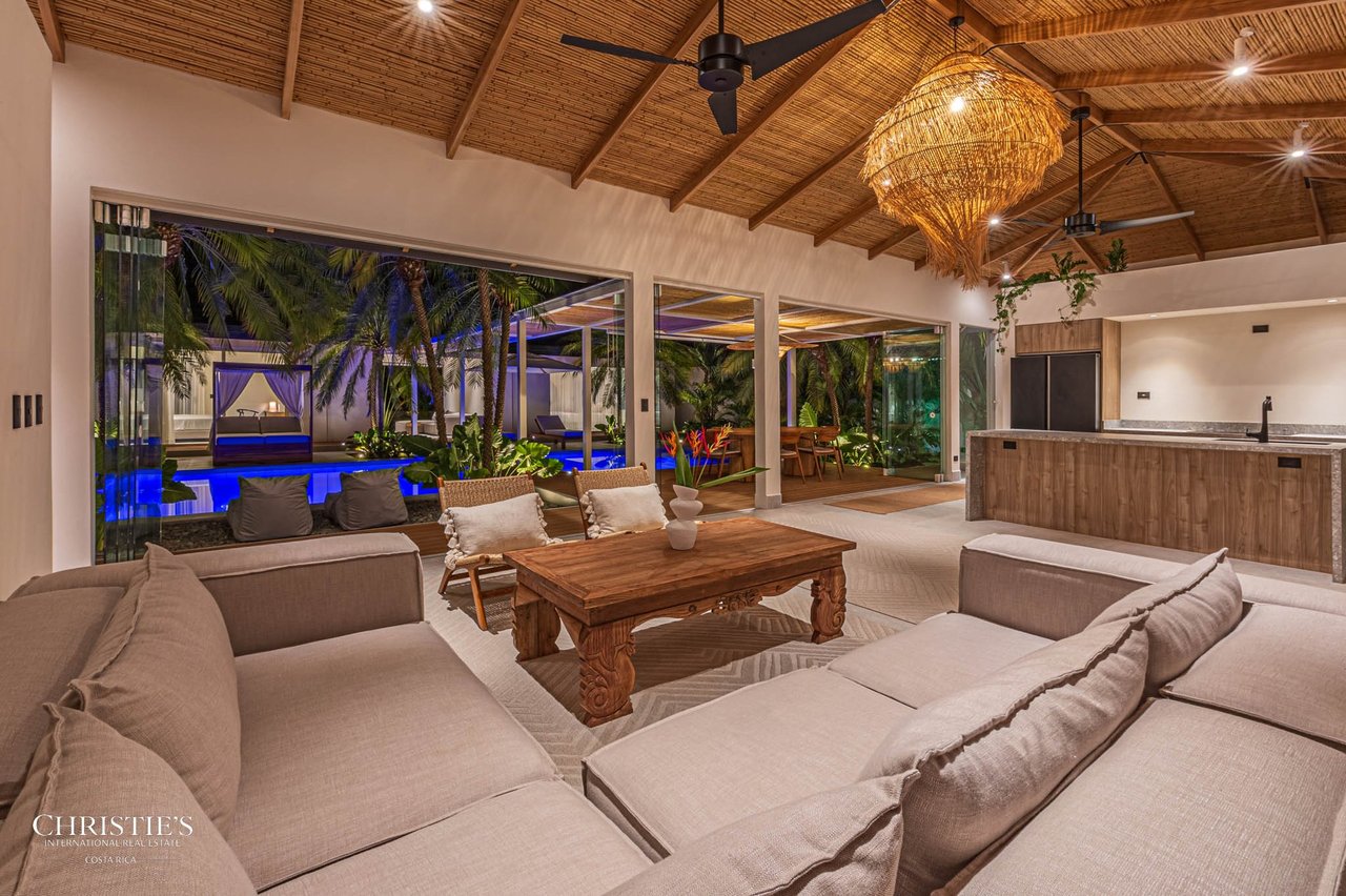 Casa Ohana – Comtemporary Luxury Villa, Steps from the Beach