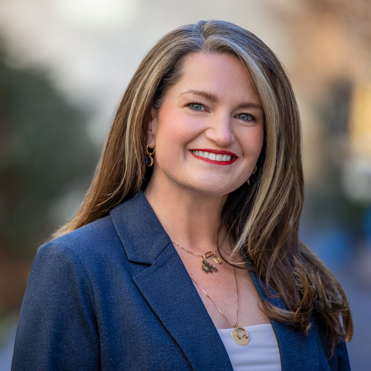 Elizabeth Mandle Washington, DC Real Estate Agent Headshot