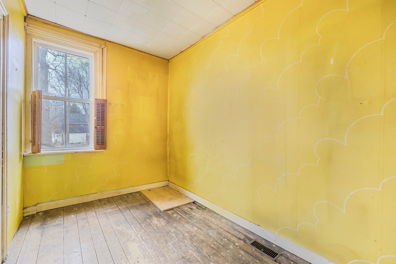 410 Eagle Street, Newmarket, ON L3Y 1K6