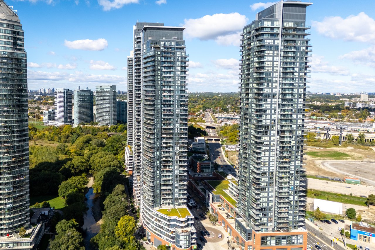 2212 Lake Shore Boulevard W 1803