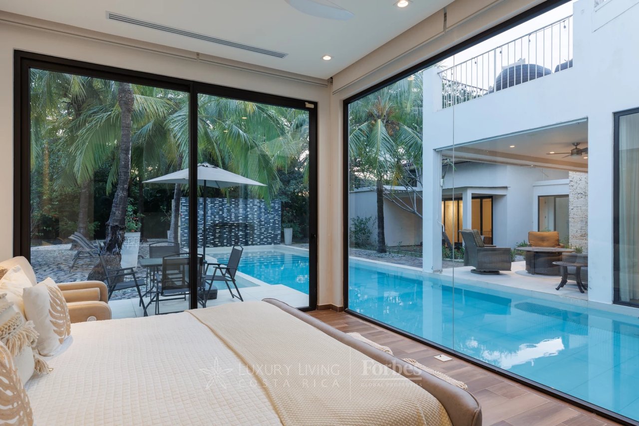 20166 - Paradise Estate: 4-Bedroom Villa with Spa & Pool in Pinilla