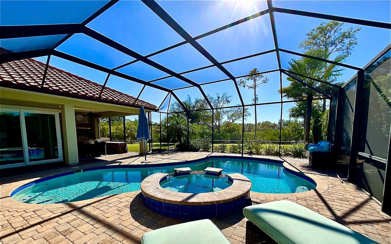 306 Vale Dr