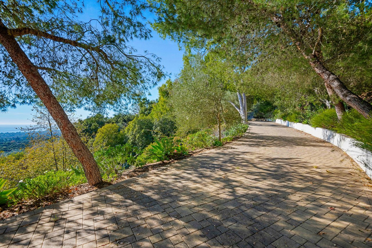 2330 Bella Vista Drive