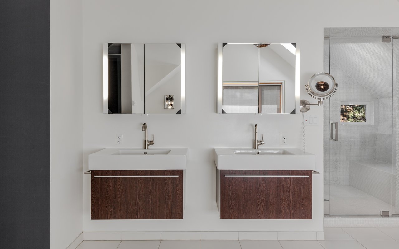 437 University Avenue