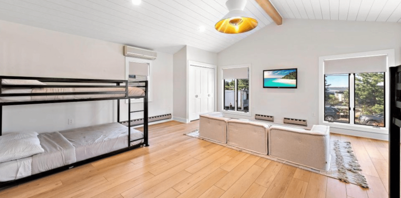 57 Bayview Avenue, Loveladies
