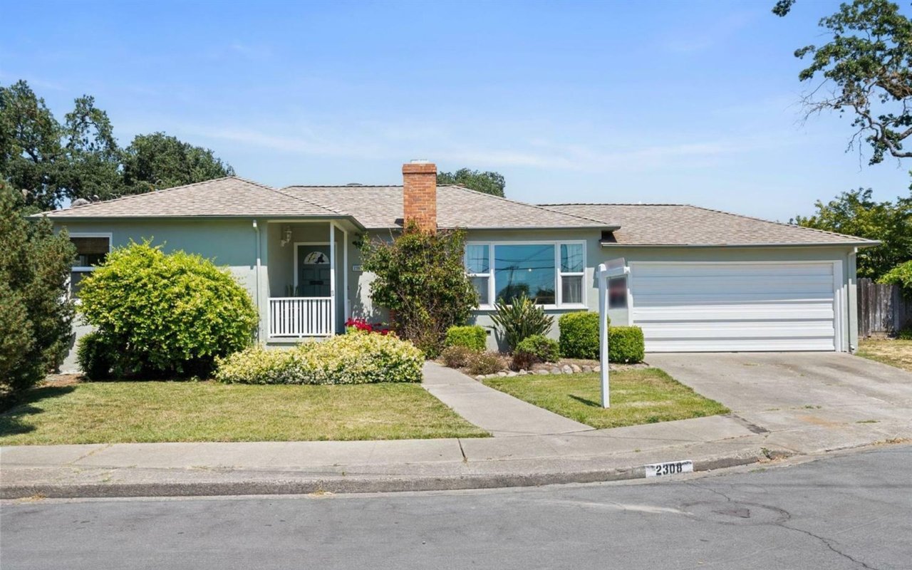 2308 Lillie Dr