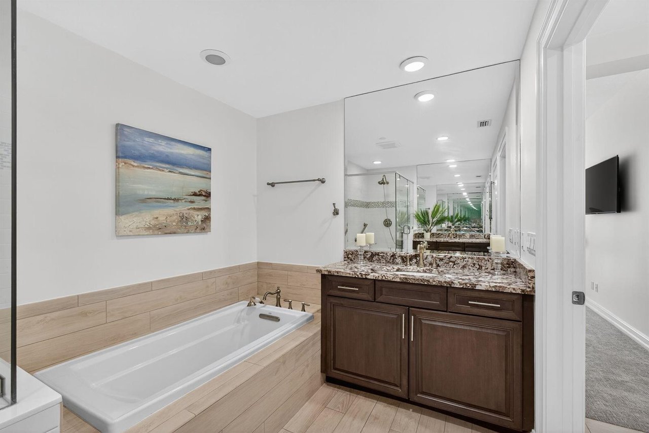 833 Bay Colony Drive S