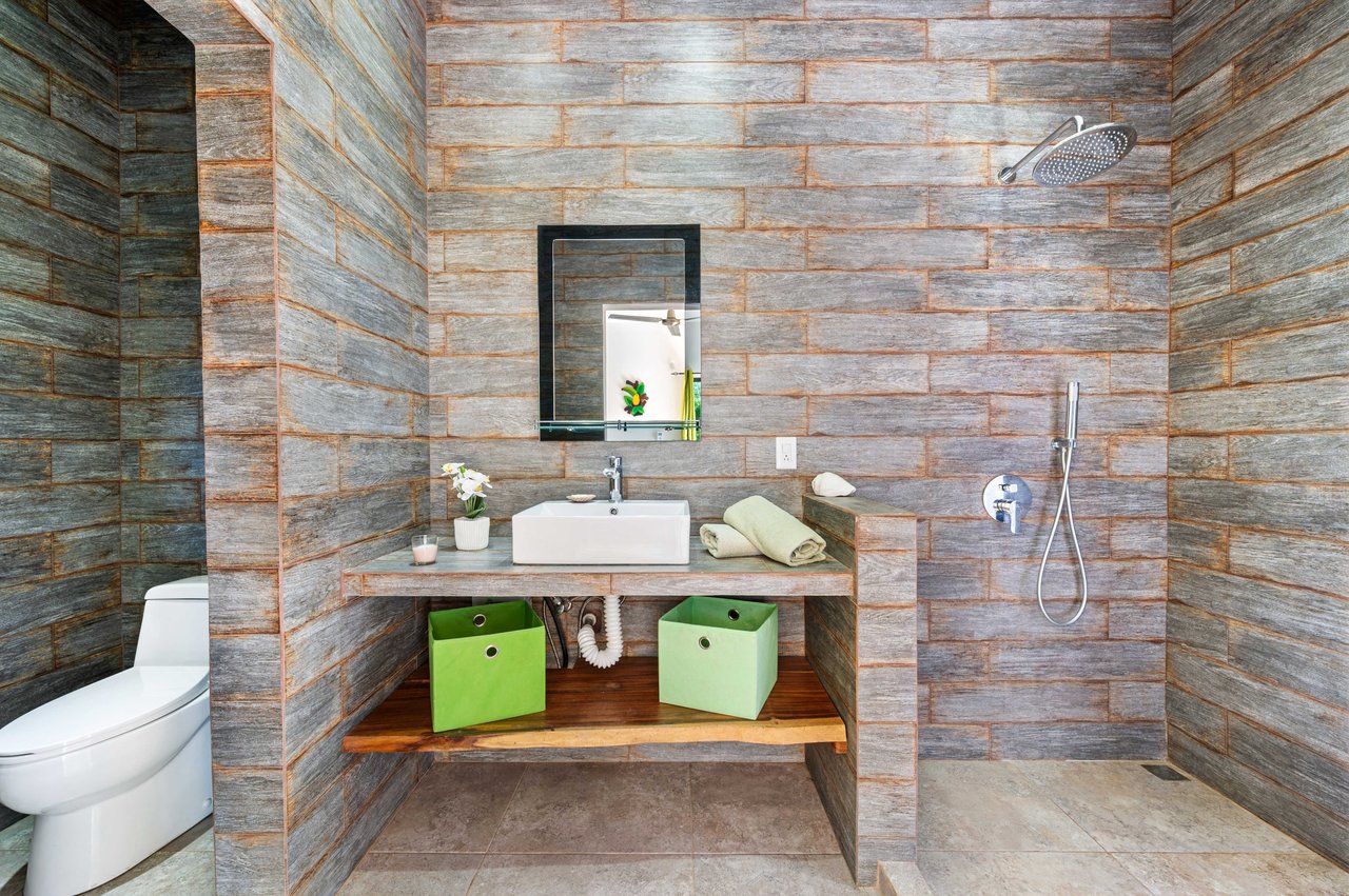 Mimi Lodge | Luxurious Mountain Retreat on 1.5 Acres Just 20 Minutes from Tamarindo