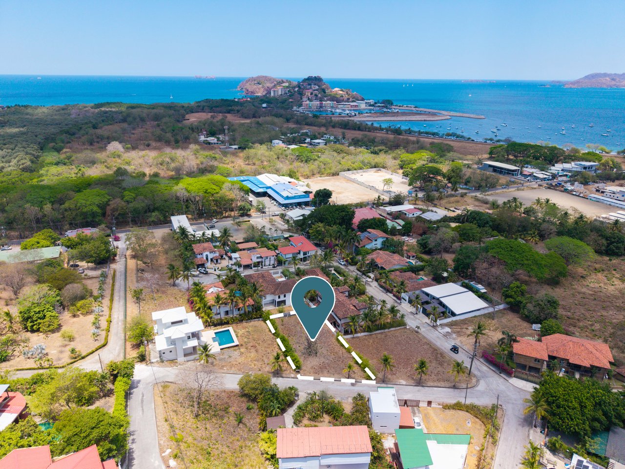 Altos Flamingo Lot 18 | Ready-to-Build Lot in Gated Altos de Flamingo Just Minutes from the Beach