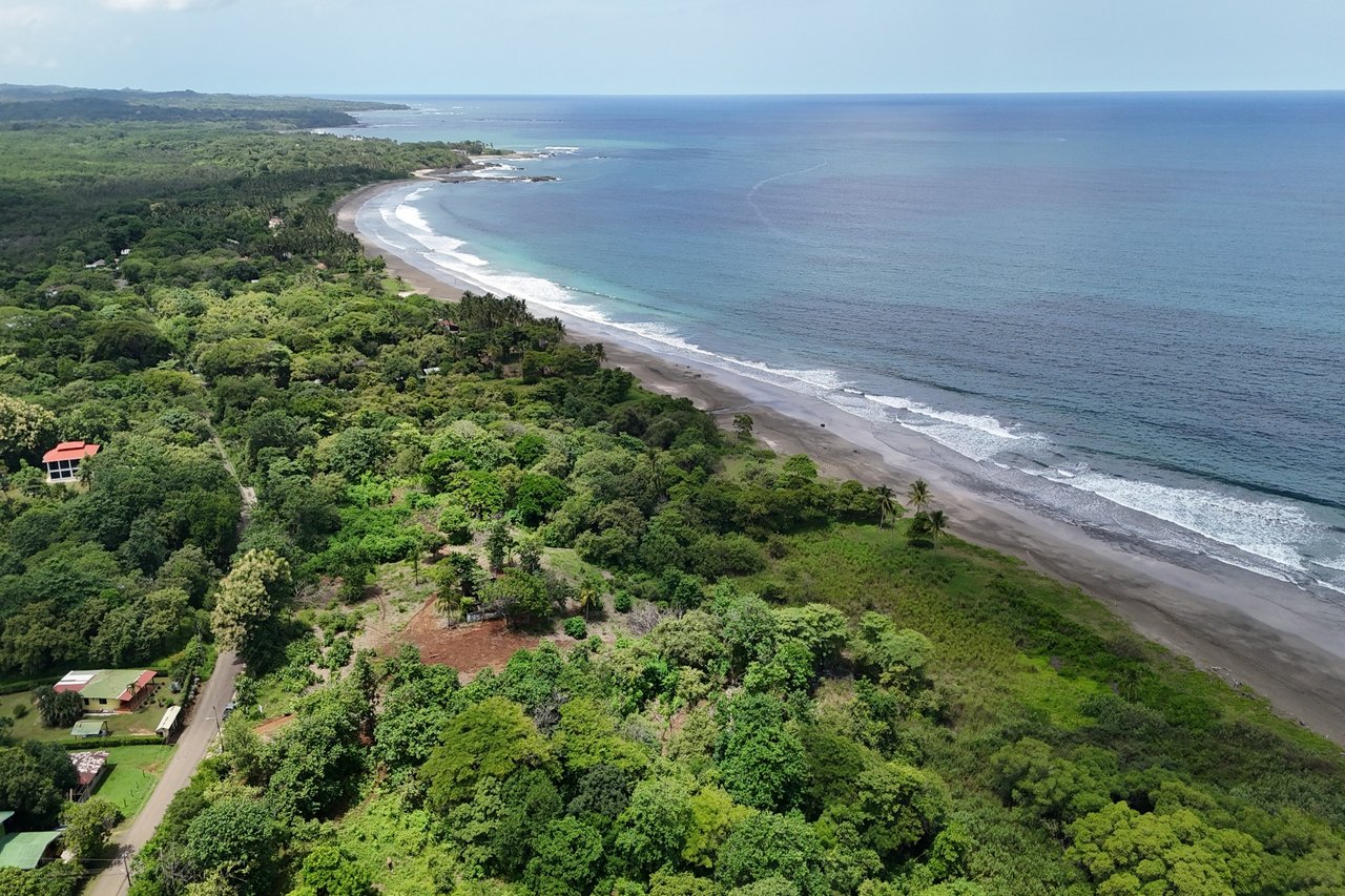 One of a kind Beach Front Parcel in Junquillal Junquillal,