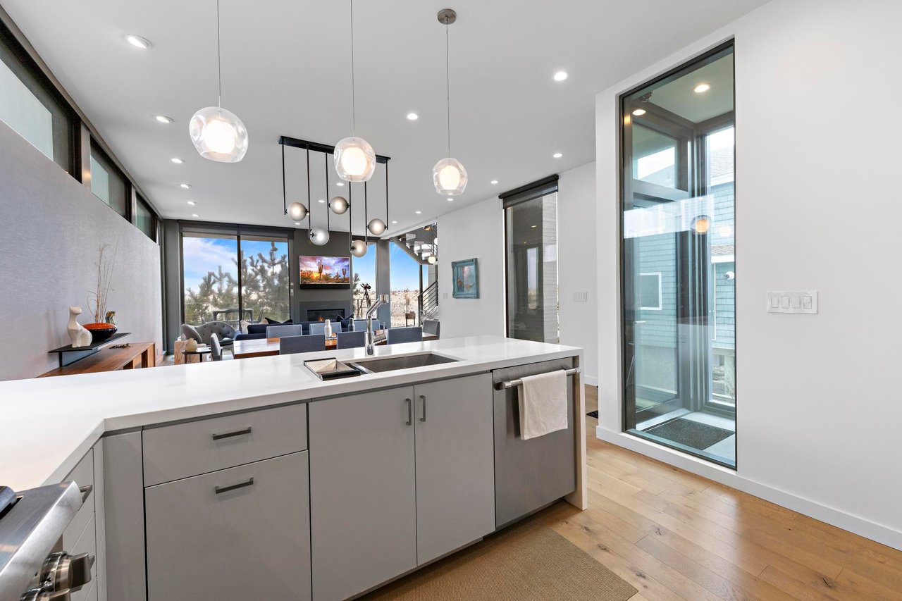 205 Stratford Avenue 