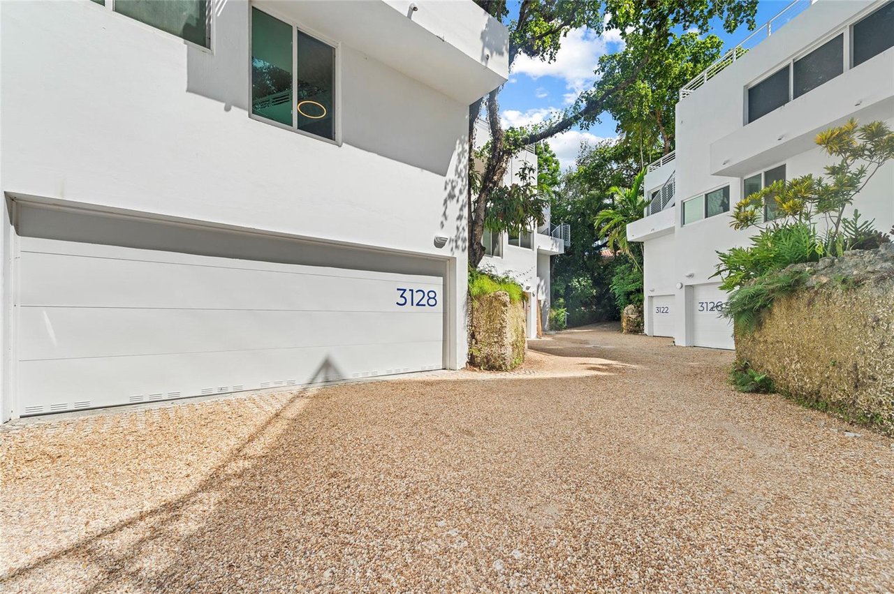 3128 Center Street | Unit 3