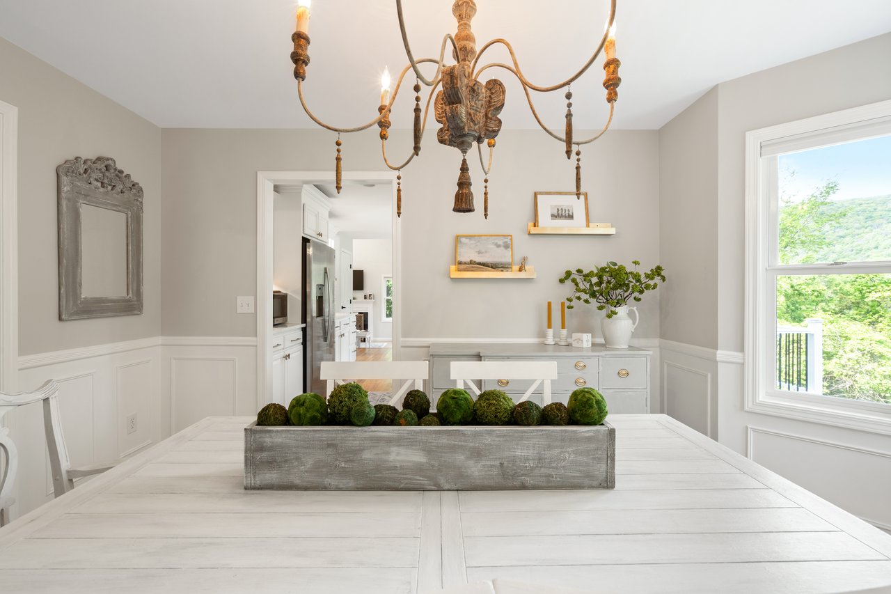 6 Lee Circle