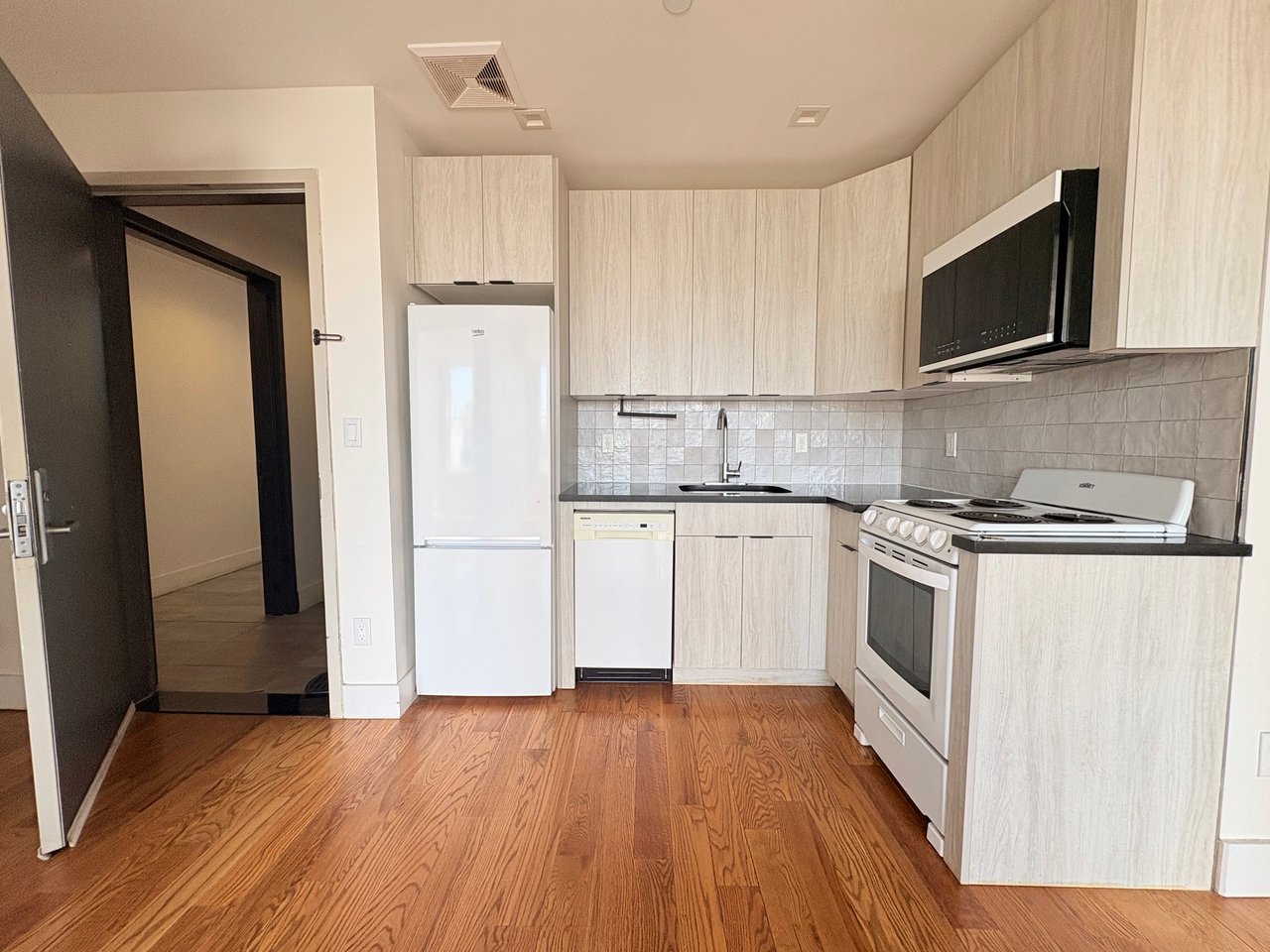 1068 Putnam Avenue 4B