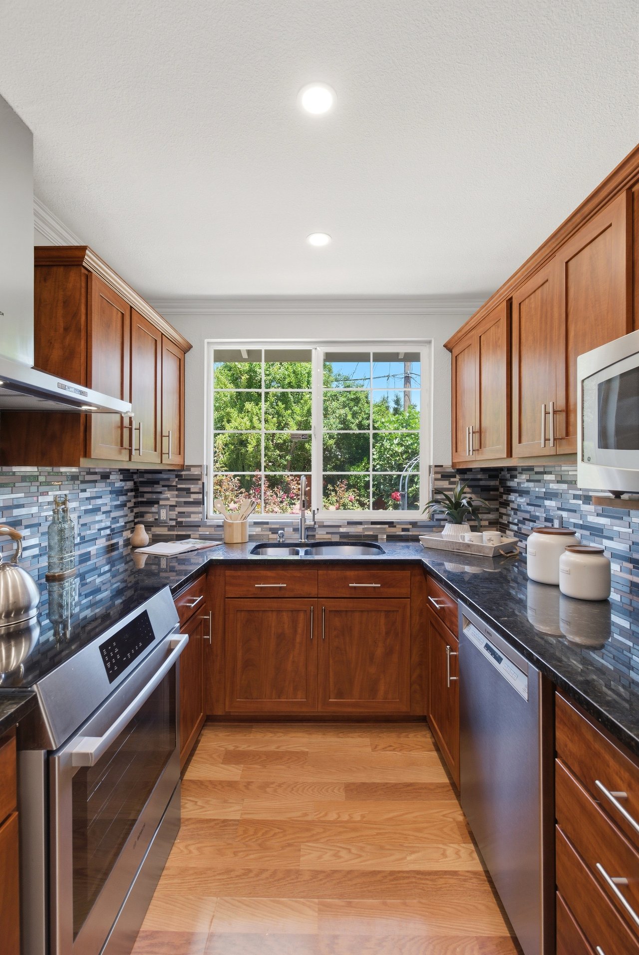 2101 Leon Drive