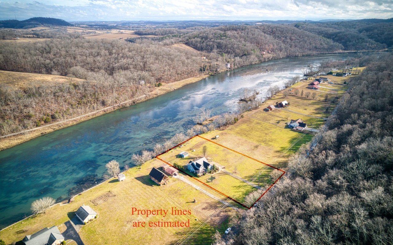 Wallace Luxury Spotlight | 2926 Holston Shores Drive Rutledge, TN 37861