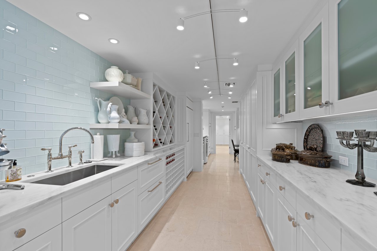 Entertainer’s Paradise in Prestigious Estate Section Enclave