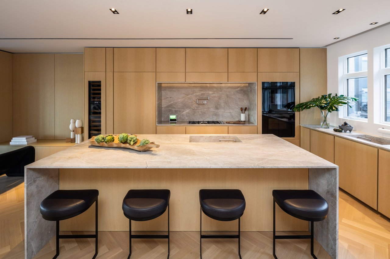 12 Henley Place - Waterfront Townhouse