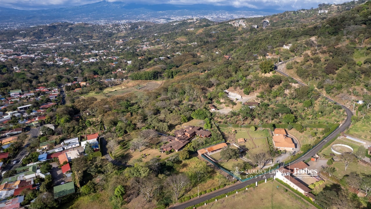 19759 - Luxury Hacienda Estate for Sale in Santa Ana | Villa Artesana